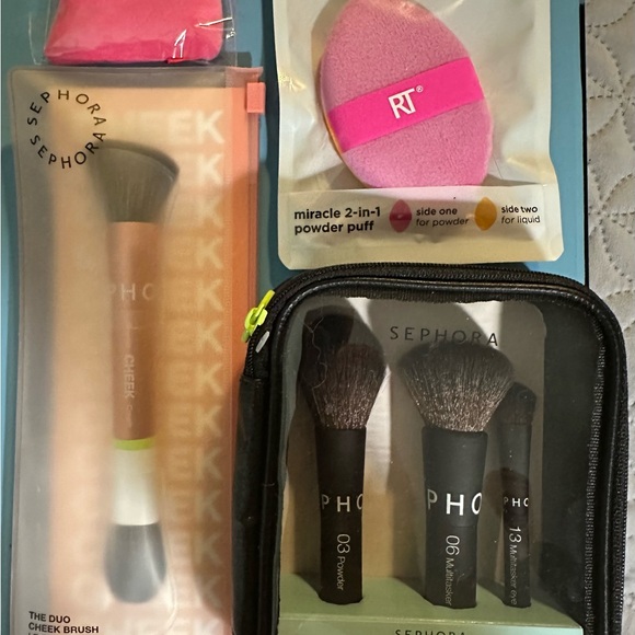 Sephora Other - Sephora Makeup Brushes and RT Makeup Puff Set-New In Packages